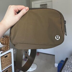 Lululemon Everywhere Belt Bag